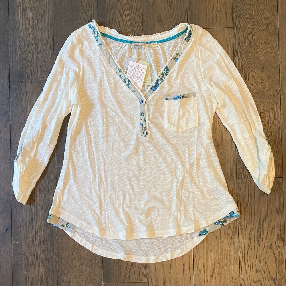 Anthropology Women's Cream Top with Blue Accents